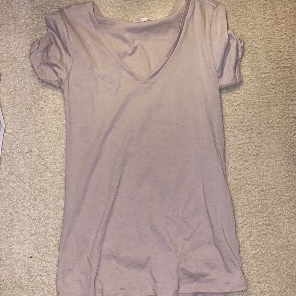 Basic V Neck Tee
